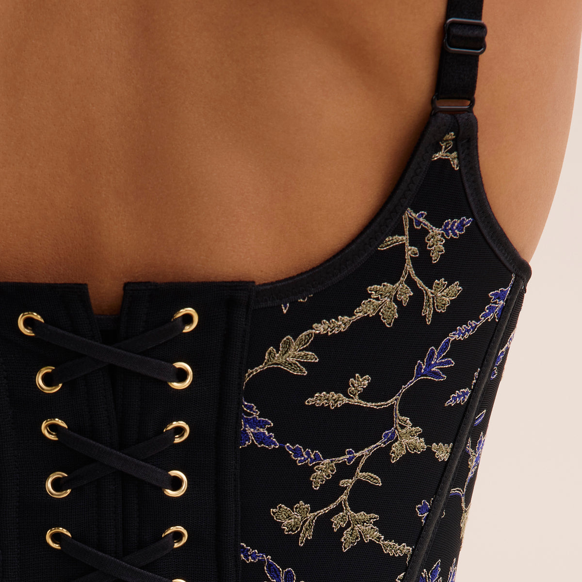 Aubade Midnight Opera vuorattu pitsinen bustier-korsetti lähikuva