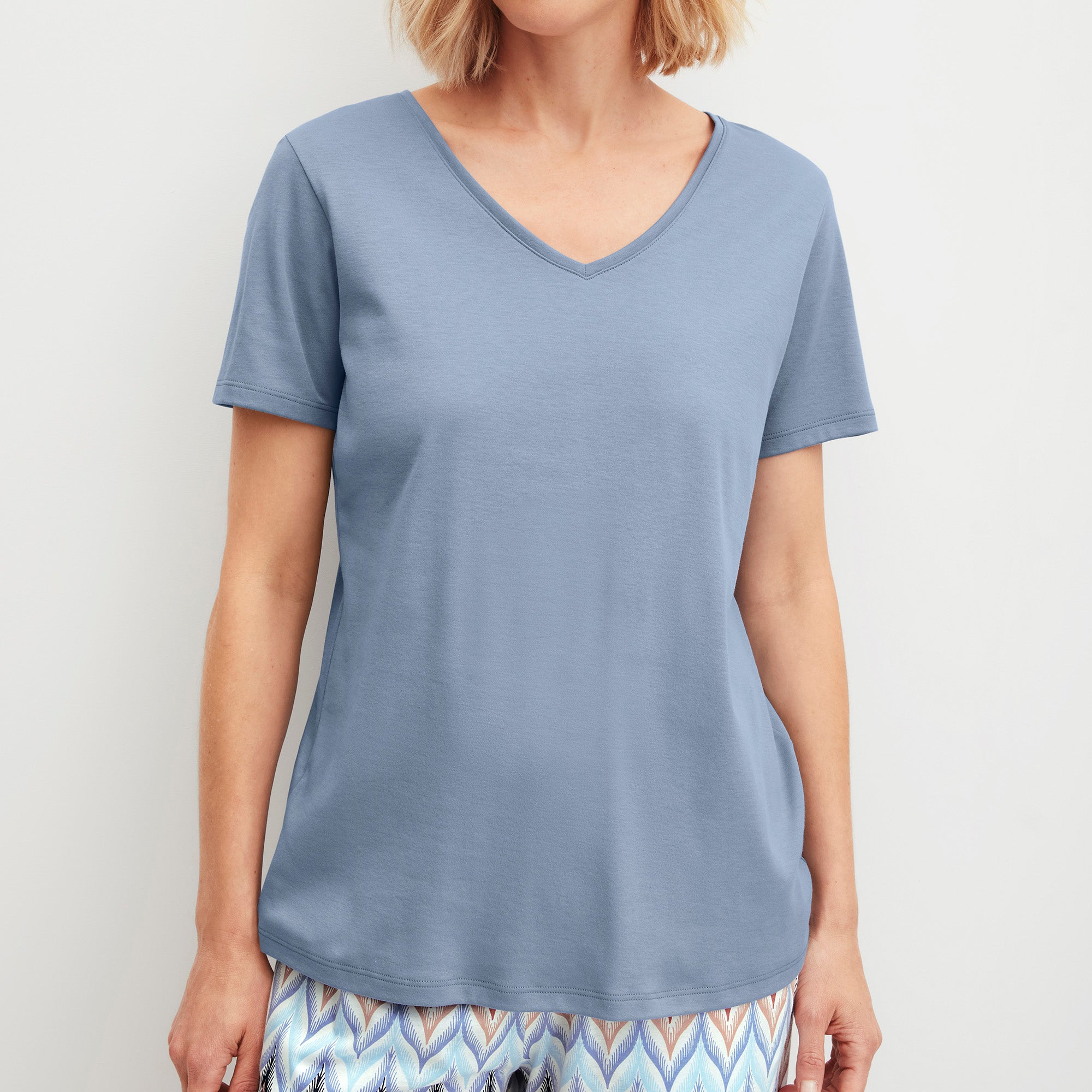 Calida Favourites Tiles Shirt Short-Sleeve T-paita vaaleansininen mallin päällä
