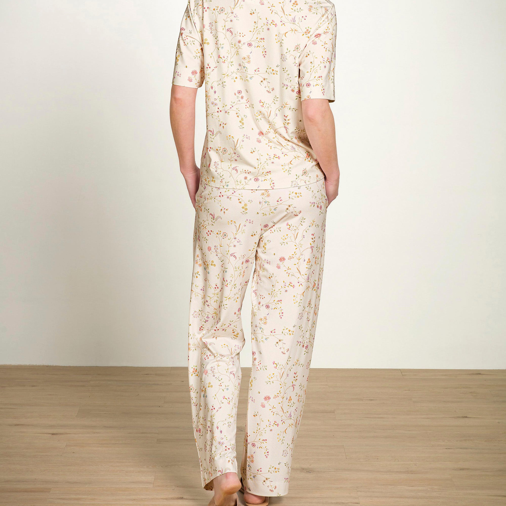 Pip Studio Belin housut Little Delhi luonnonvalkoinen viskoosia mallin päällä takaa