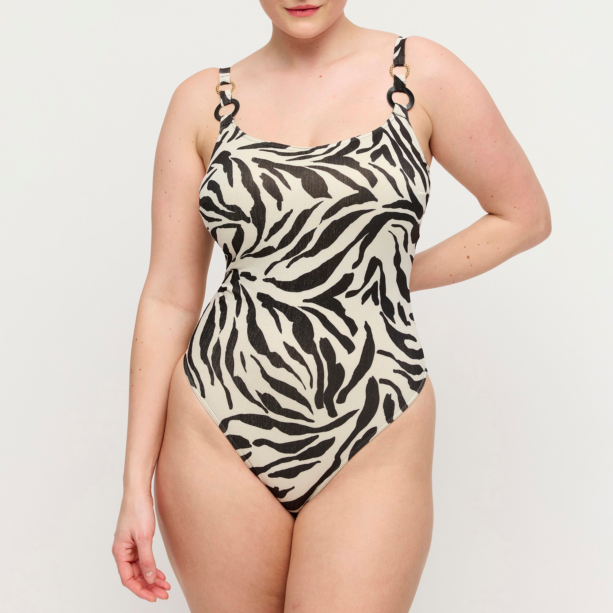 PrimaDonna Swim Dalice topattu uimapuku seeprakuosi kimallus edestä mallin päällä