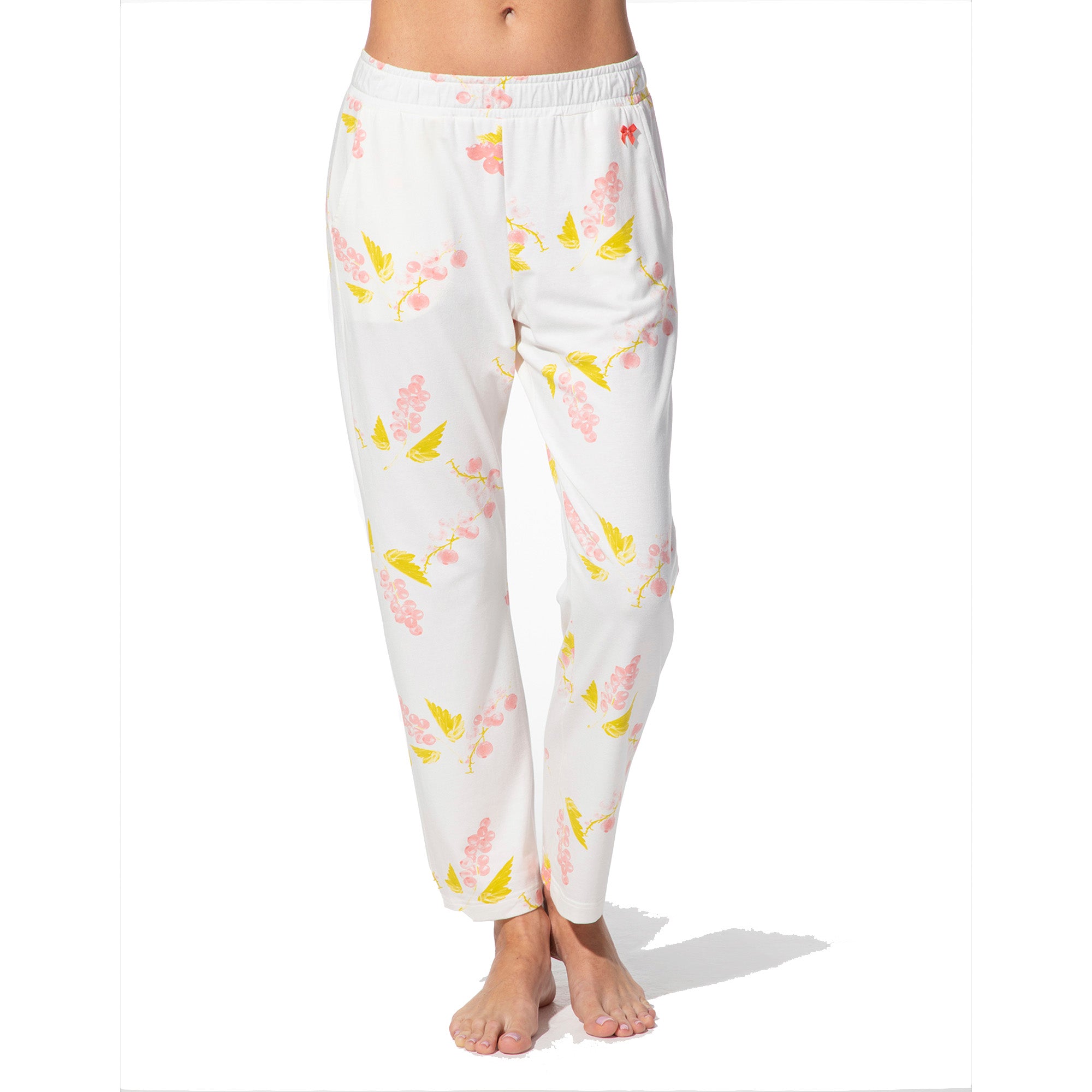 Short Stories pitkälahkeiset kuviolliset pyjamahousut valkoinen mallin päällä edestä