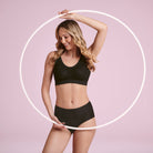 Anita Care Essential proteesi-bralette musta mallin päällä