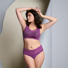 Anita Essential Lace pitsiset korkeat alushousut violetti mallin päällä