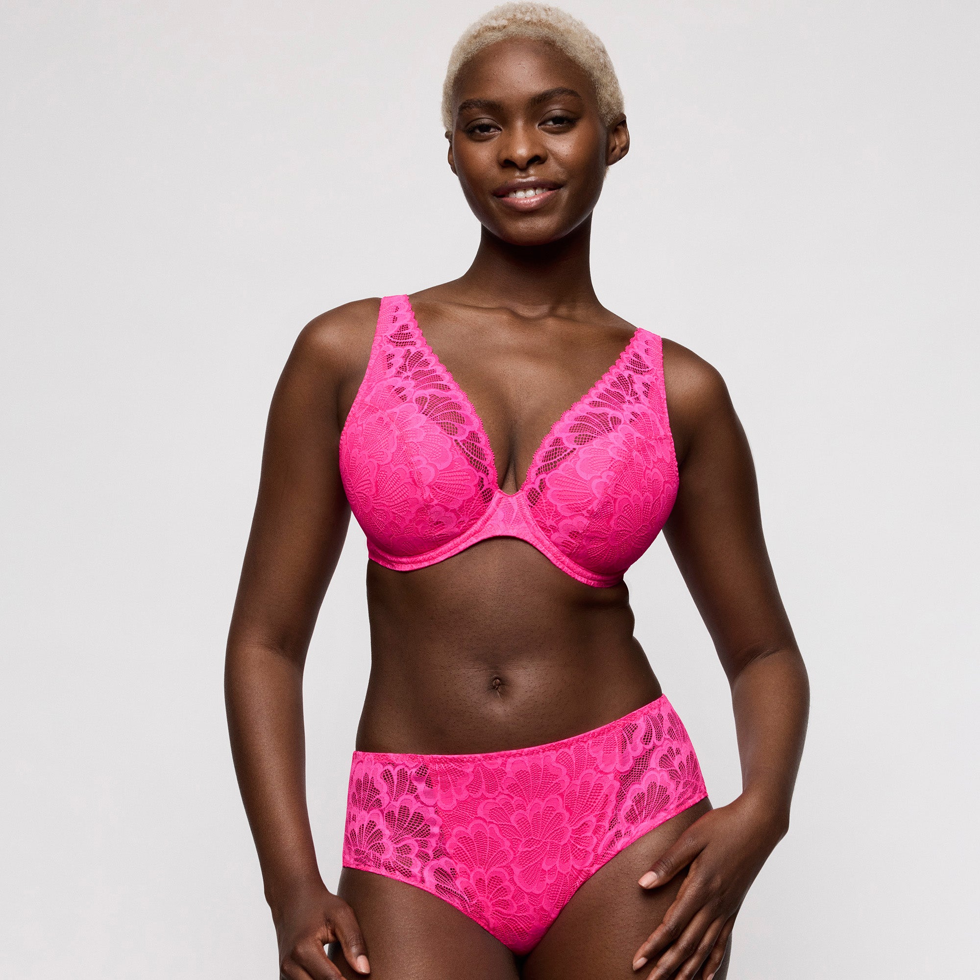 PrimaDonna Twist Mocuto puolitopatut kaarituelliset plunge-rintaliivit  kirkas pinkki mallin päällä