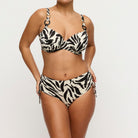 Prima Donna Dalice Bikini Full Briefs bikinihousut seeprakuosi mallin päällä toisessa tuotekuvassa