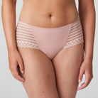 Prima Donna Twist East End hotpants nude mallin päällä